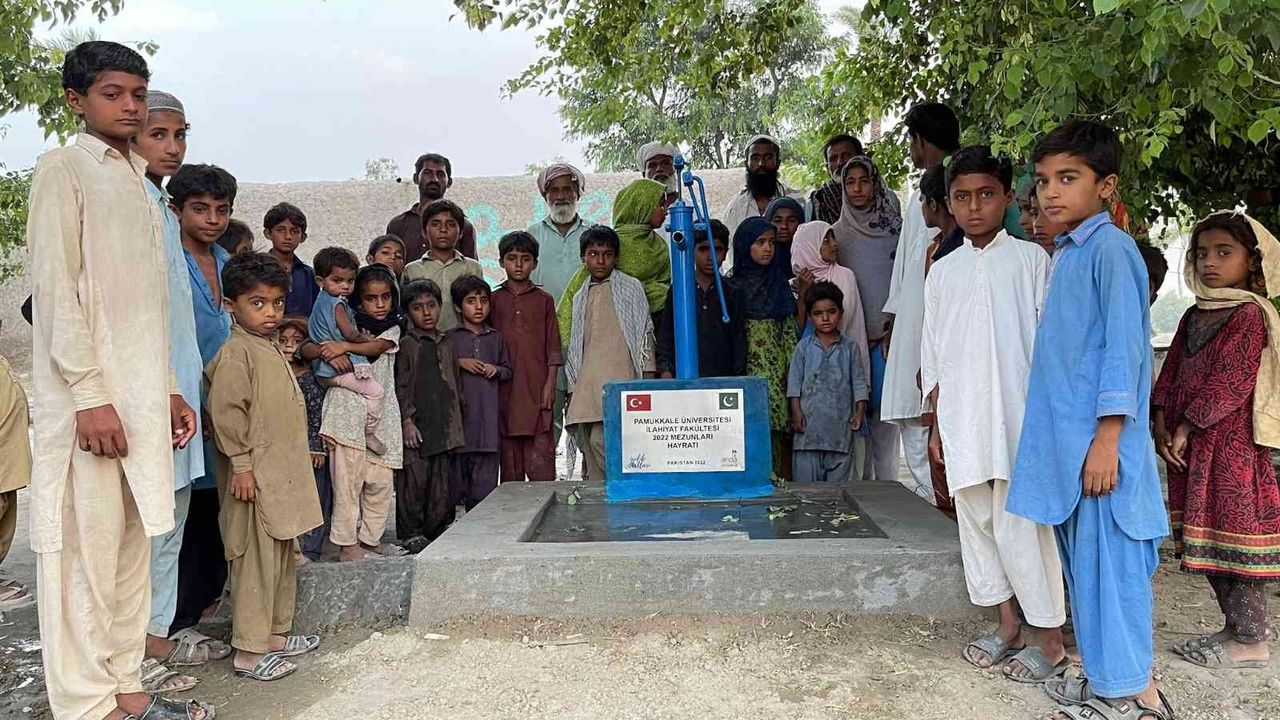Mezuniyet anısına Pakistan’da su kuyusu açtırdılar