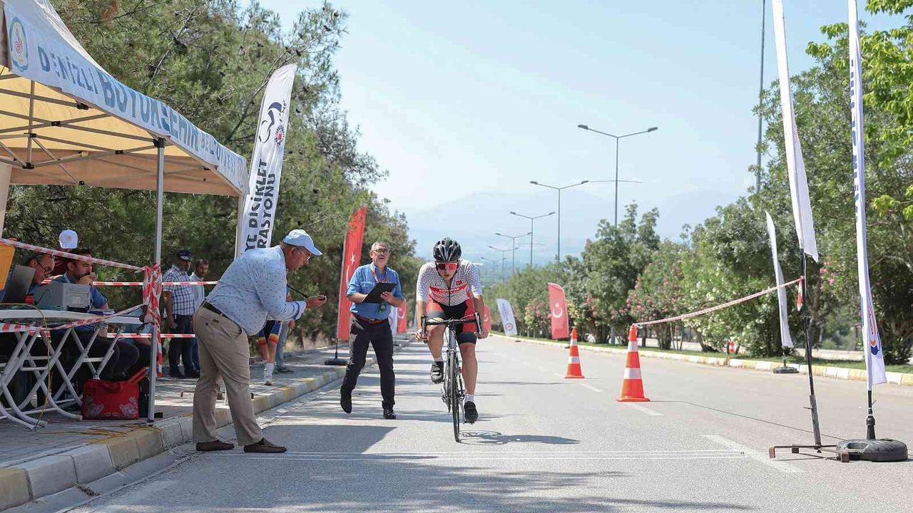 Yol Bisikleti Türkiye Şampiyonası Denizli’de başladı