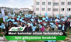 Mavi balonlar otizm farkındalığı için gökyüzüne bırakıldı
