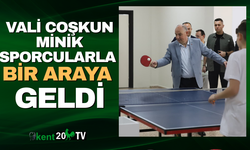 Vali Ömer Faruk Coşkun, minik sporcularla bir araya gelerek onların heyecanına ortak oldu.