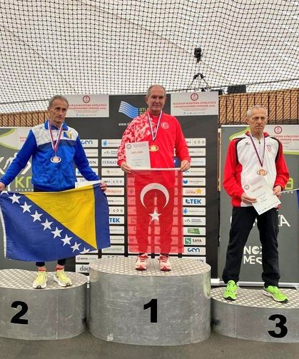 65 Yaşında Tarih Yazdı