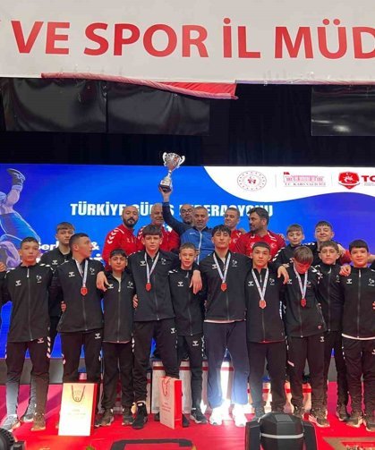 Denizlili Güreşçiler Türkiye’yi Salladı