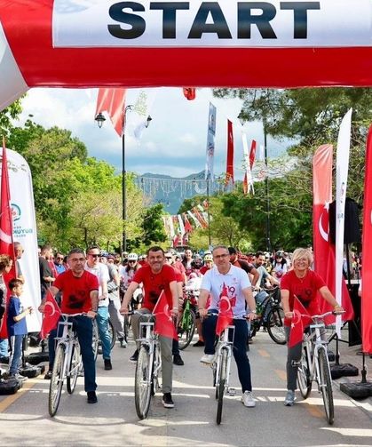 “Umuda Pedal Çevir” Bisiklet Şenliği Farkındalık Mesajıyla Tamamlandı