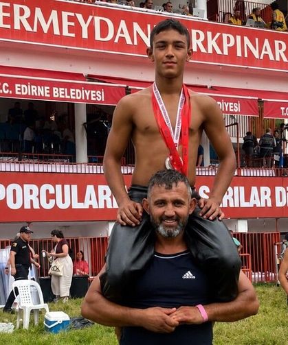 Denizli'yi Kırkpınar'da Tek Başına Temsil Etti, Kürsüye Çıkmayı Başardı