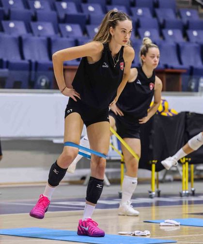 Kırmızı Beyazlı Sultanlar PAÜ Arena'da Sezonu Açtı