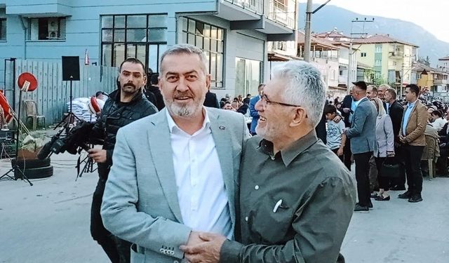 Özpek; “Pamukkale hizmet yerine istifa haberleri alıyor”