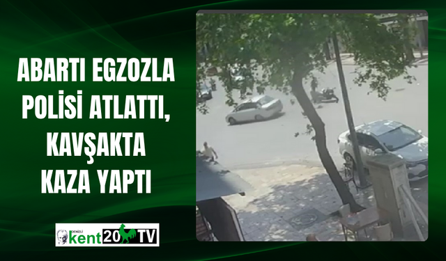 Abartı Egzozla Polisi Atlattı, Kavşakta Kaza Yaptı